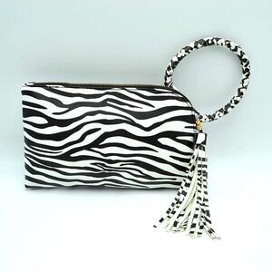 ✨HP✨ Cute Braided Zebra Ring Tassel Handle Wristlet